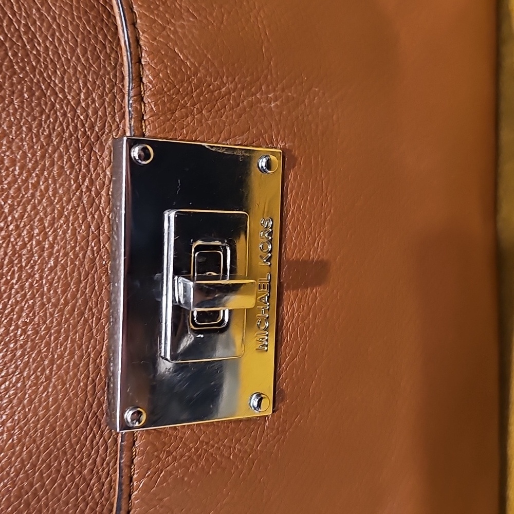 Michael Kors Sloane Leather Hobo Bag In Luggage Brown EUC - Picture 2 of 16